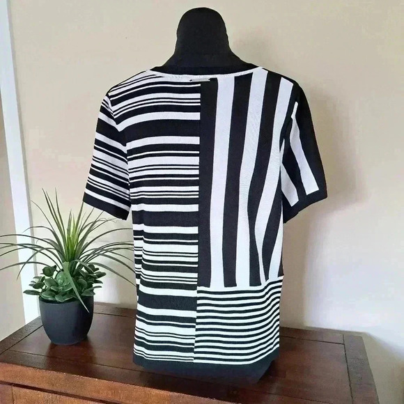 Michael Kors Short Sleeve Top Black and White Women's Size Medium - Picture 4 of 12